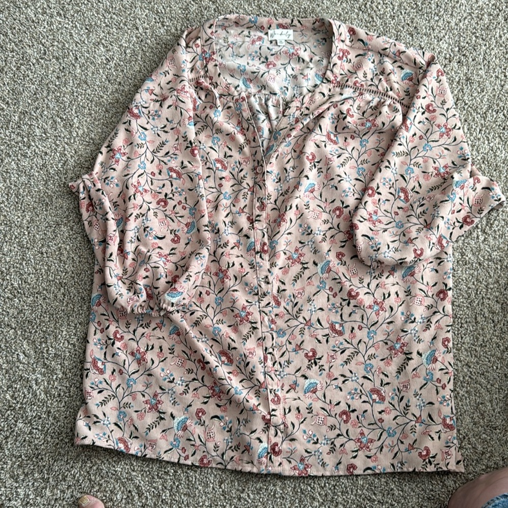 Wondered 3/4 sleeve floral v neck blouse